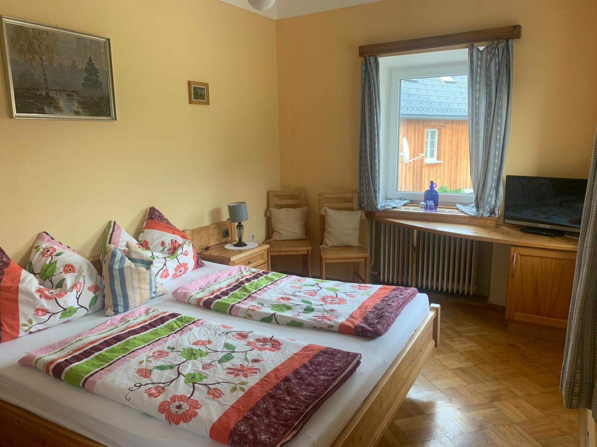 Bed and Breakfast Wengerwirt Zur Laube Weng im Gesause Екстер'єр фото