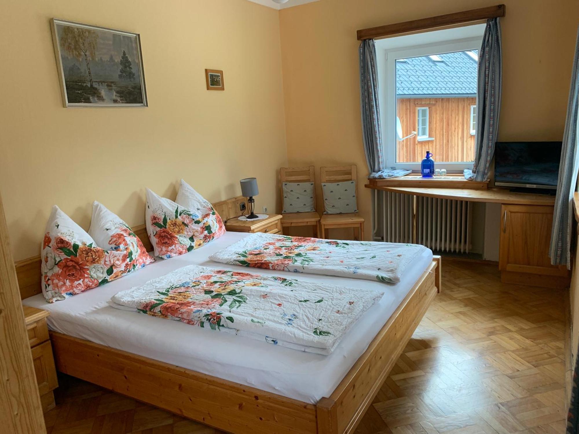 Bed and Breakfast Wengerwirt Zur Laube Weng im Gesause Екстер'єр фото